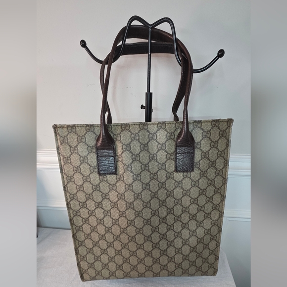 Gucci GG Supreme Monogram Tote With COA - Picture 6 of 11